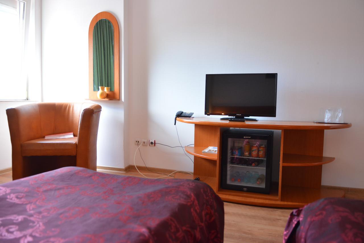 Select Hotel 3*